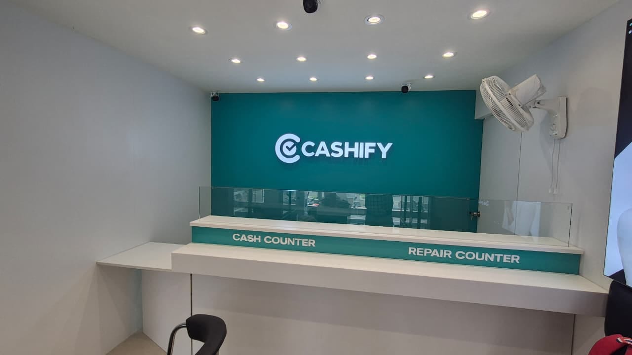 Cashify Offline Store in Cashify Mobile Phone Store Chala Vapi Vapi