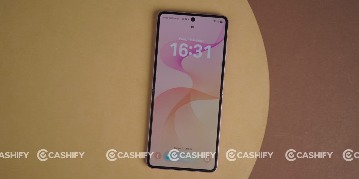 Samsung Galaxy Z Flip8 display